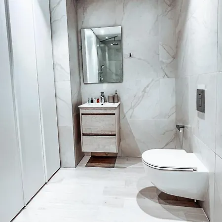 Skyhigh 360 Gym & Pool 公寓