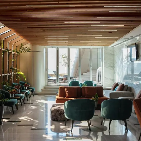Skyhigh 360 Gym & Pool Apartamento