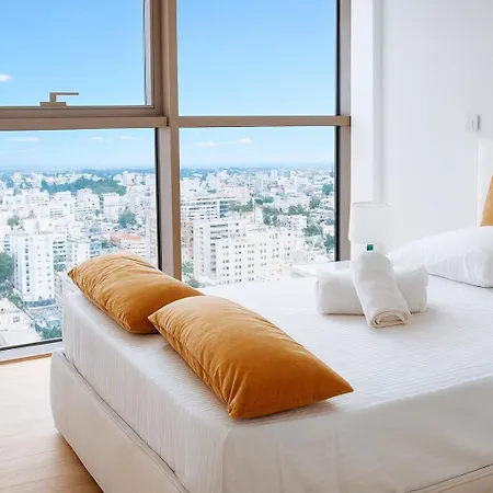 Skyhigh 360 Gym & Pool 公寓