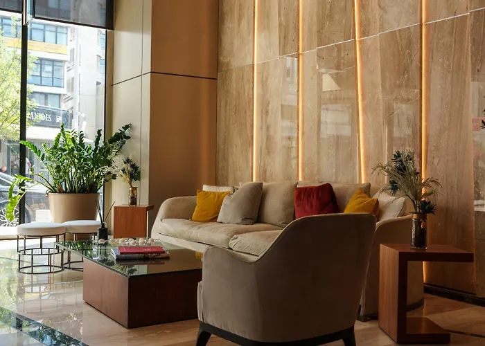 Skyhigh 360 Gym & Pool Apartmán *